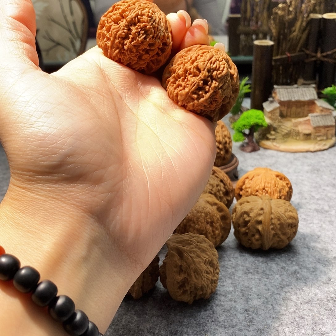 核桃把件全品打底38满天星