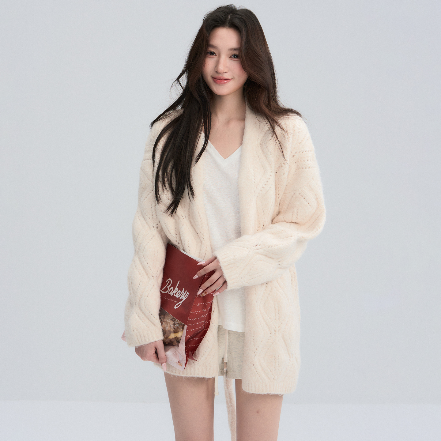 OIOI ESSE｜慵懒感系带钩花针织开衫女秋冬休闲风杏色外穿毛衣