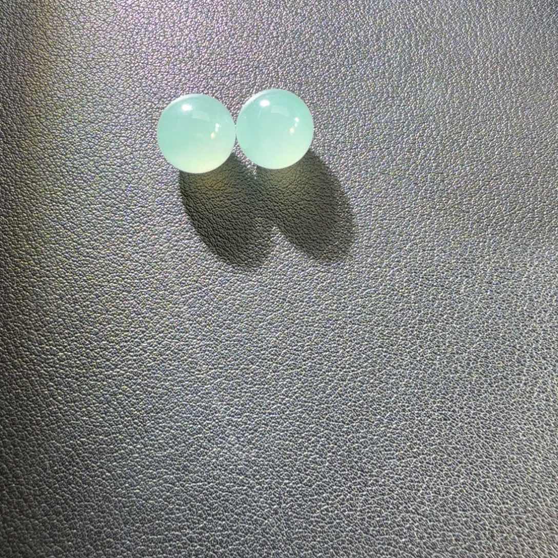 翡翠未镶嵌颈饰珠光宝气