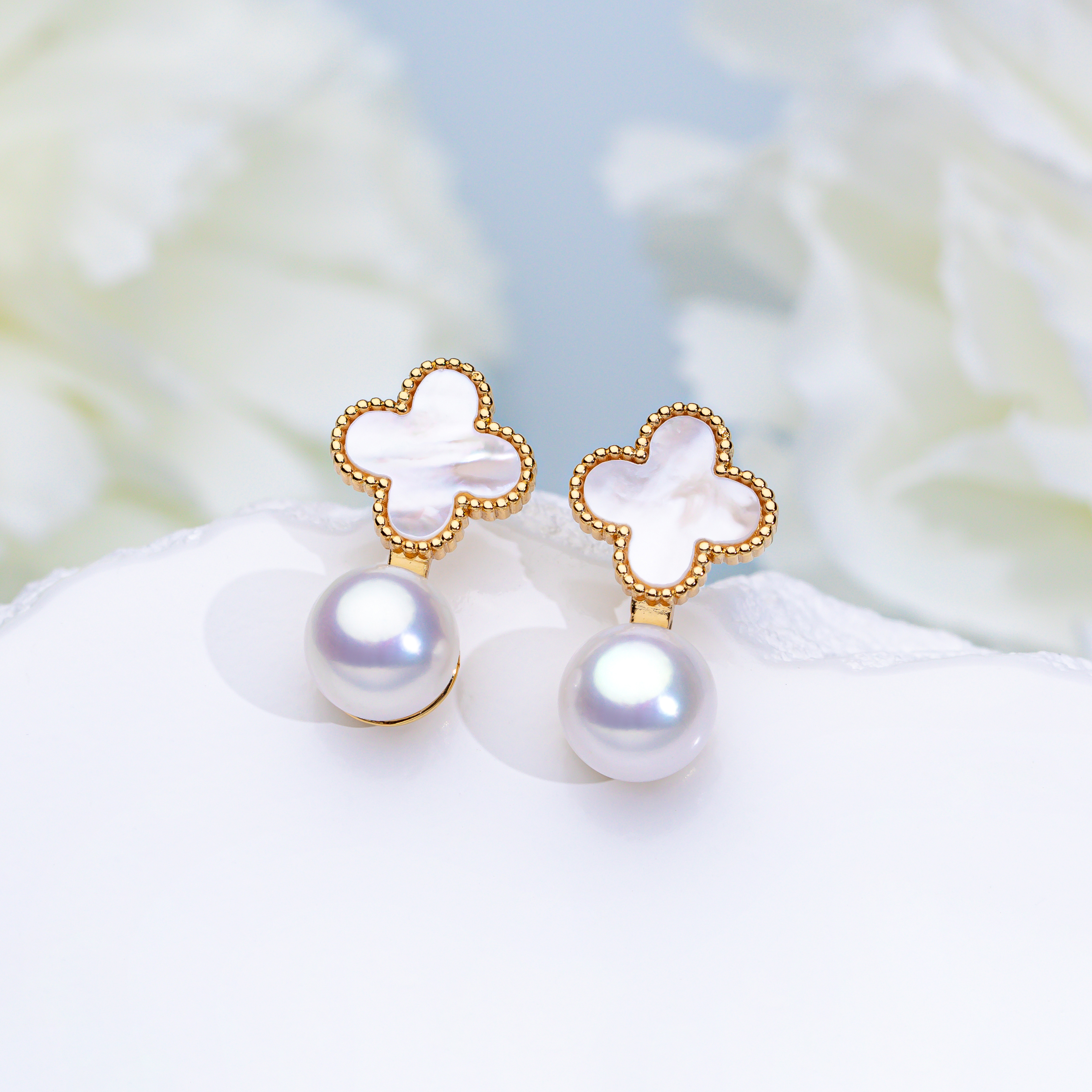 “幸运草”无核珍珠耳钉 7-8mm S925银（不带证书）90H000DY（非正圆）