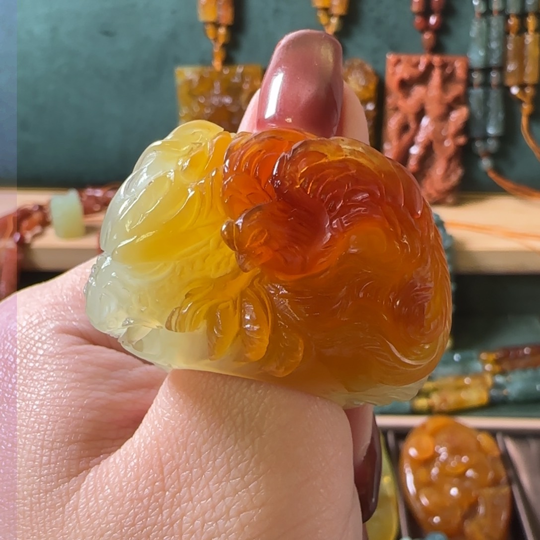 蛇纹石玉颈饰合金漫*