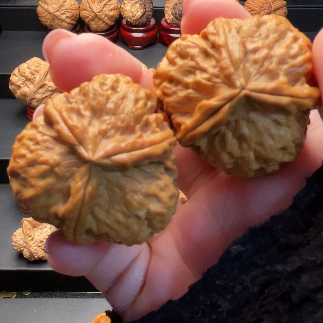 文玩核桃吊坠古玉……