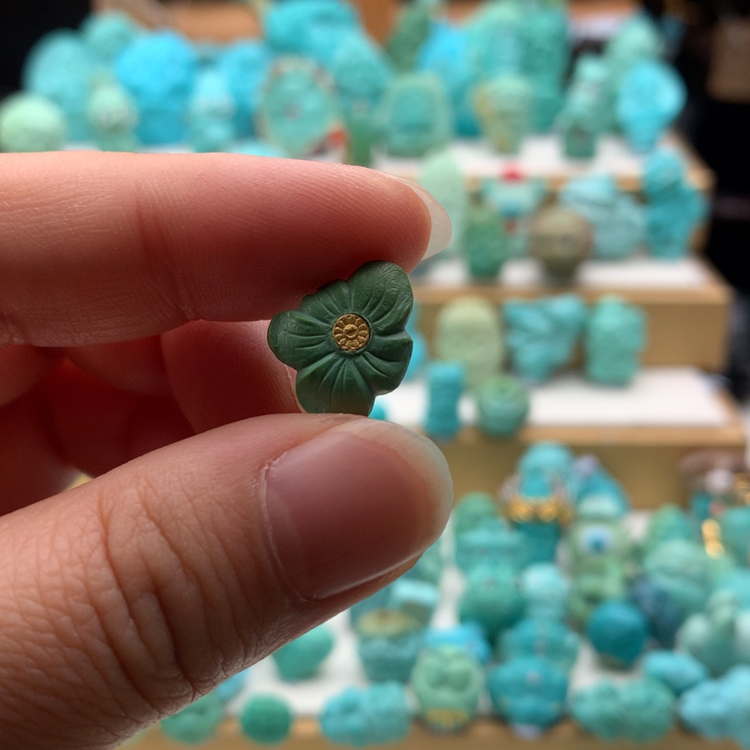 绿松石颈饰未镶嵌