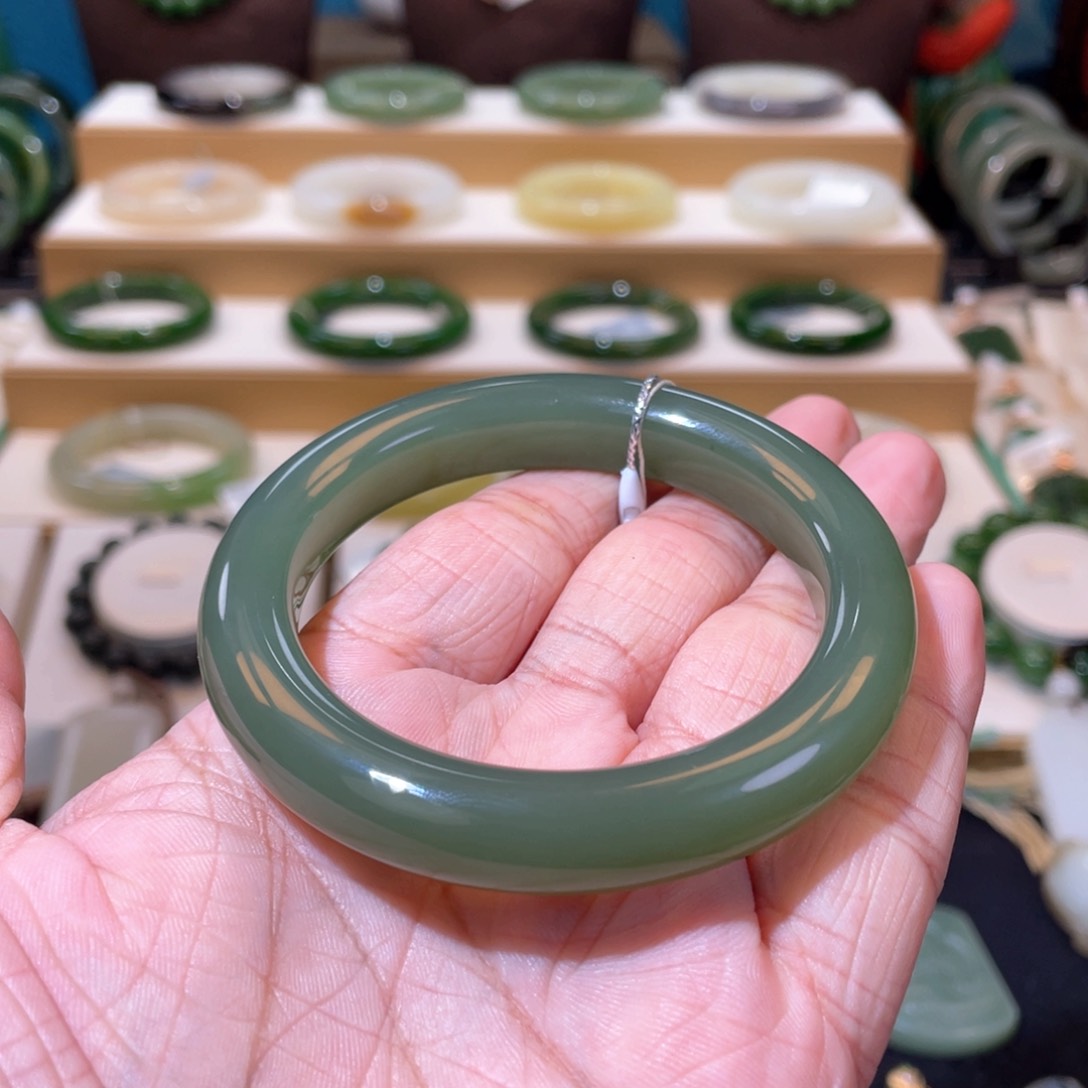 和田玉高冰湖水绿手镯57未镶嵌