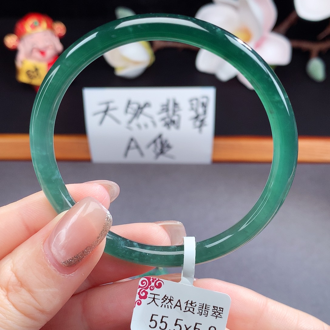 翡翠手镯（圆镯）未镶嵌