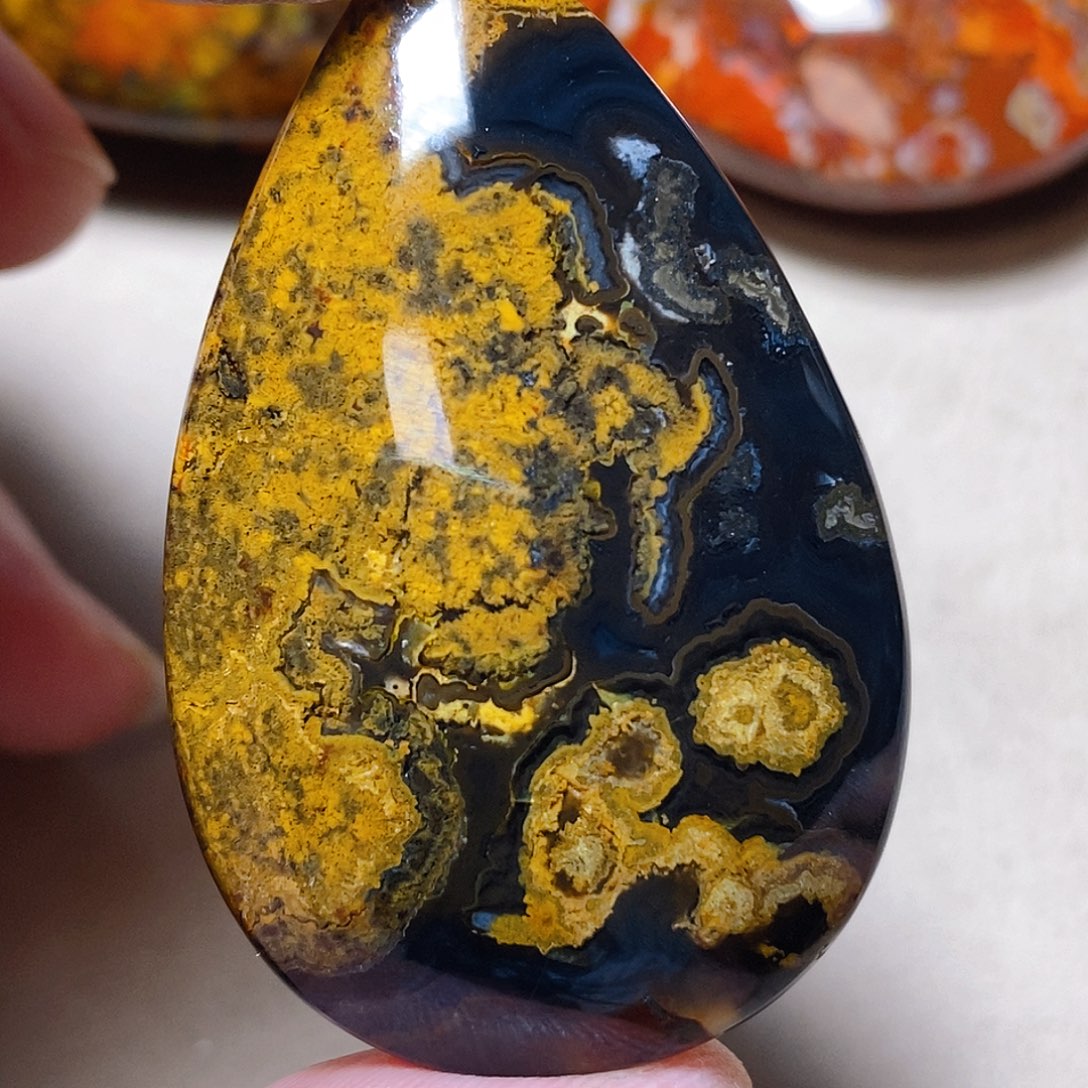 未镶嵌颈饰玛瑙/玉髓.**风