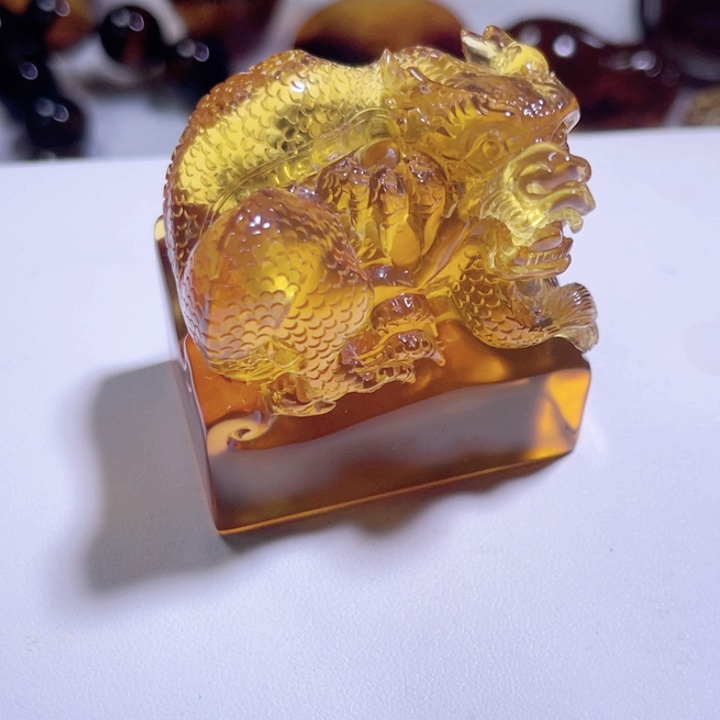 未镶嵌琥珀裸石天然缅甸琥珀龙小摆可做印章48.6g
