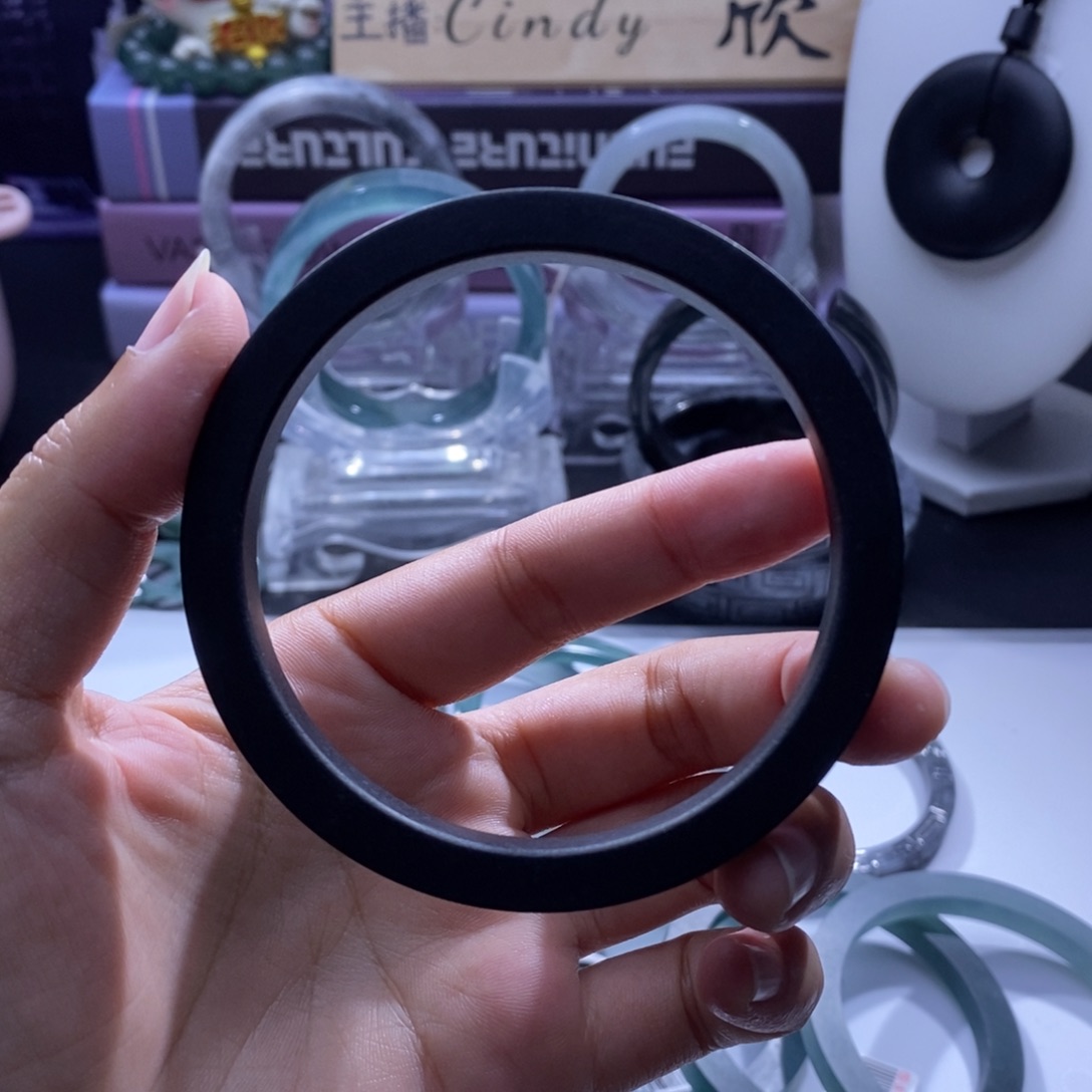 C***t定制翡翠未镶嵌成品买断磨砂黑乌鸡64.6圈（买断）