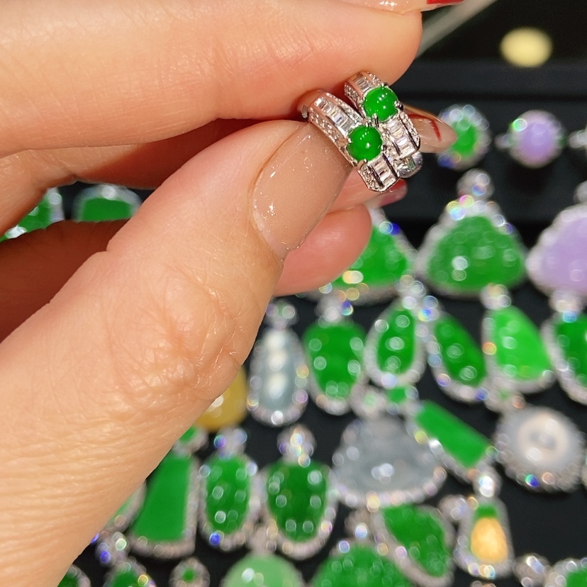 【闪购商品】翡翠耳饰未镶嵌天然翡翠