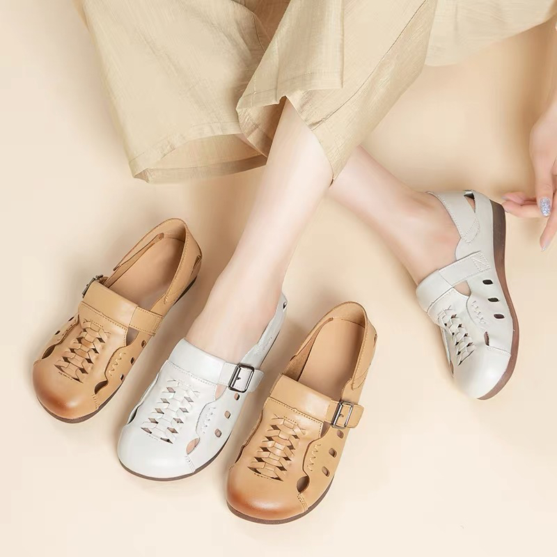 2025夏季新款平跟牛筋软底妈妈凉鞋镂空透气头层牛皮复古洞洞