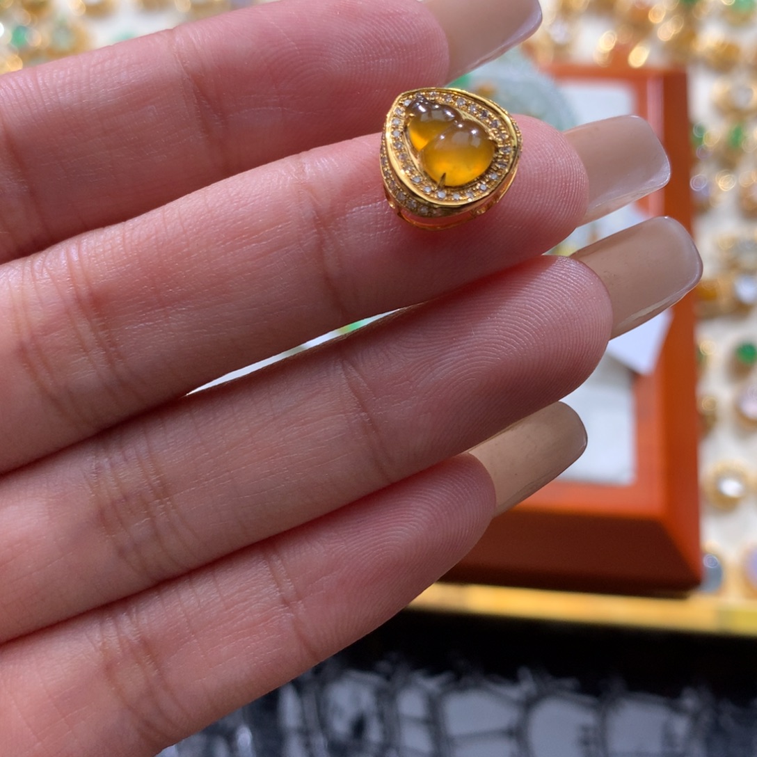 婷***婷翡翠18K金镶嵌颈饰翡翠