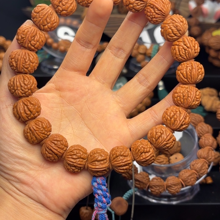 桃核吊坠野生荔枝纹18手持