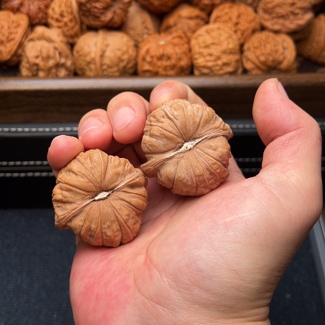 白***鸽吊坠文玩核桃1081白鸽