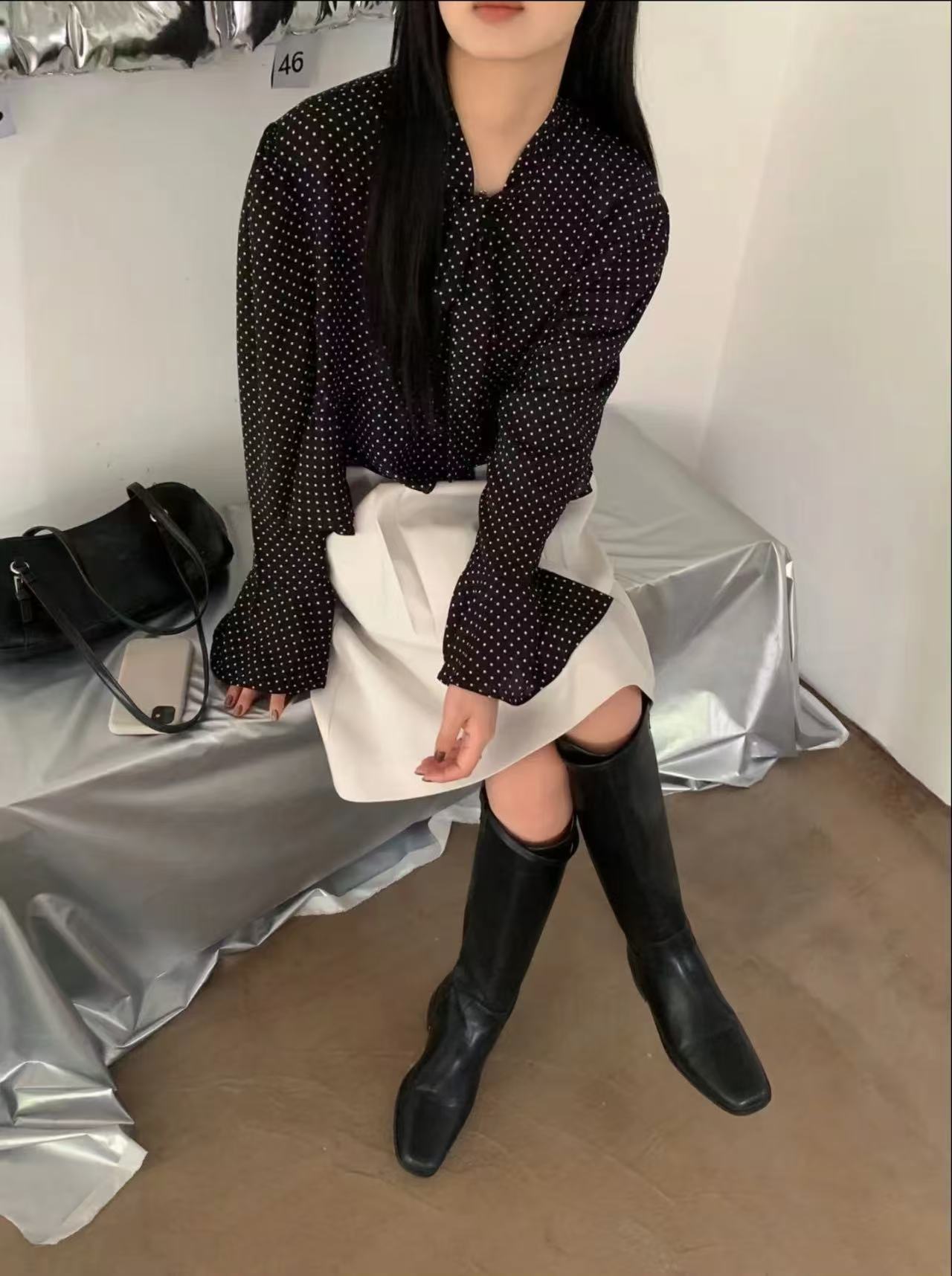 2025春秋法式气质黑色波点V领小众设计雪纺上衣