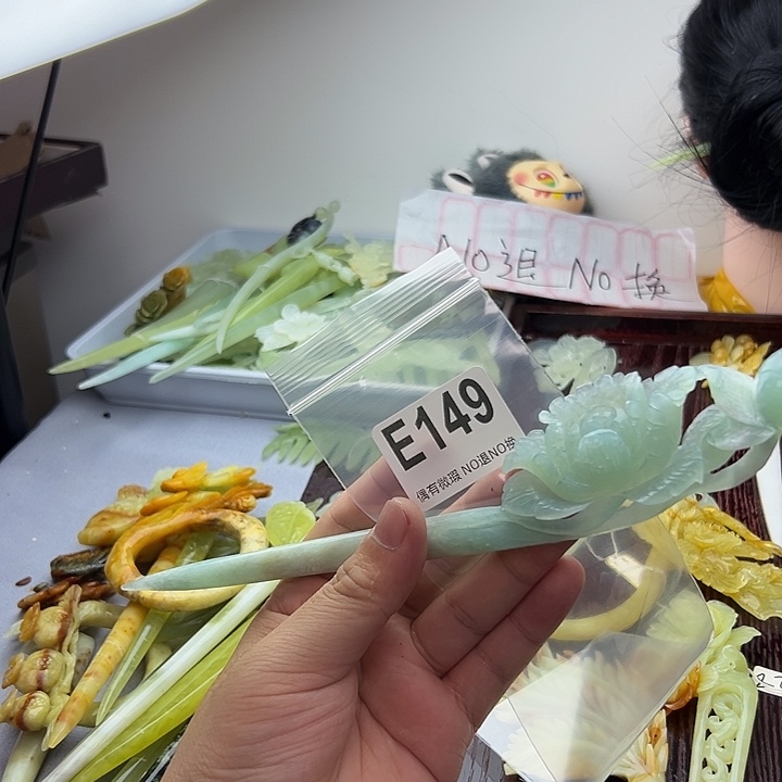 左***花蛇纹石玉合金发饰