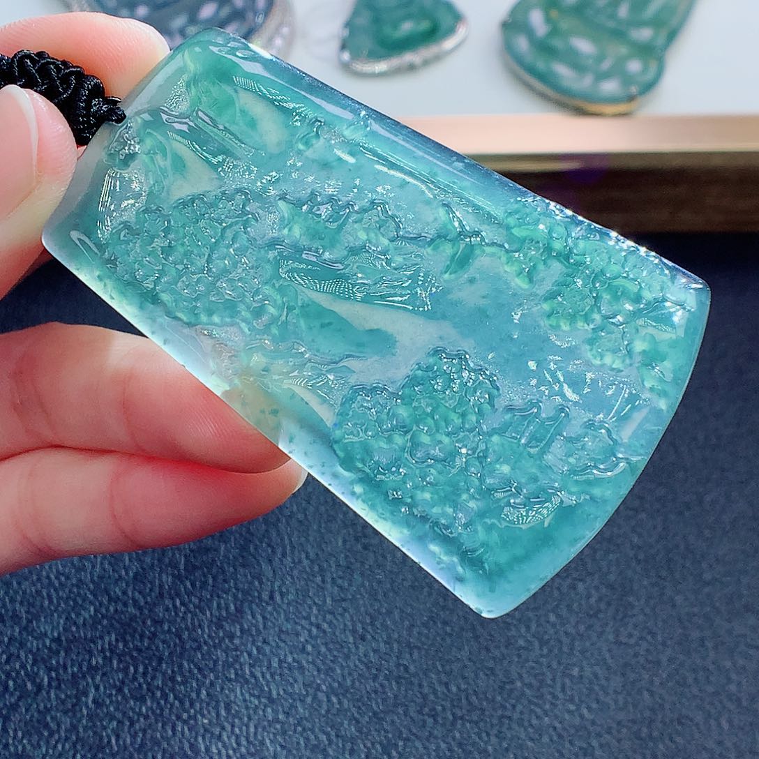 翡翠颈饰未镶嵌翡翠