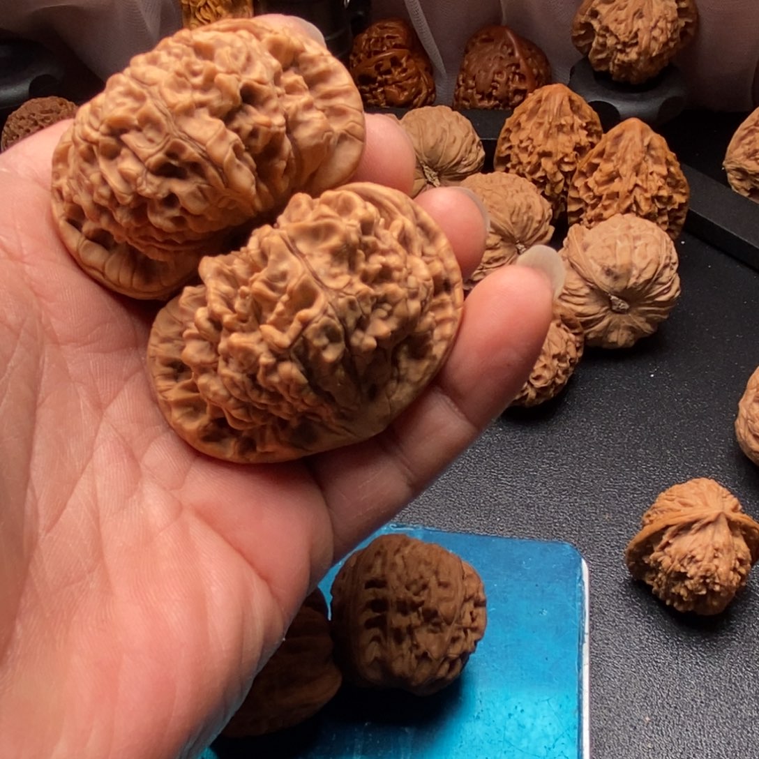 男***·桃核吊坠文玩核头