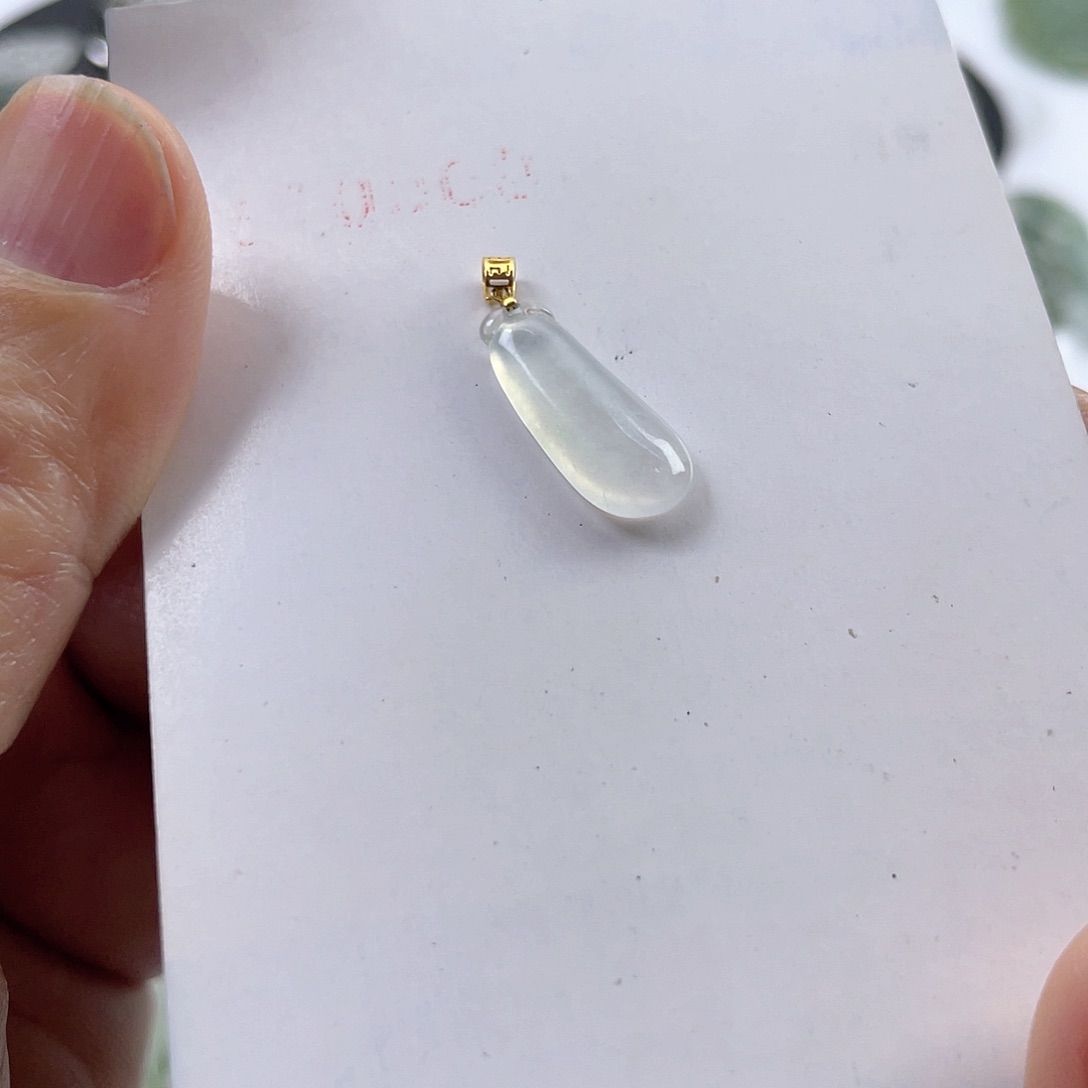 翡翠颈饰未镶嵌冰福瓜