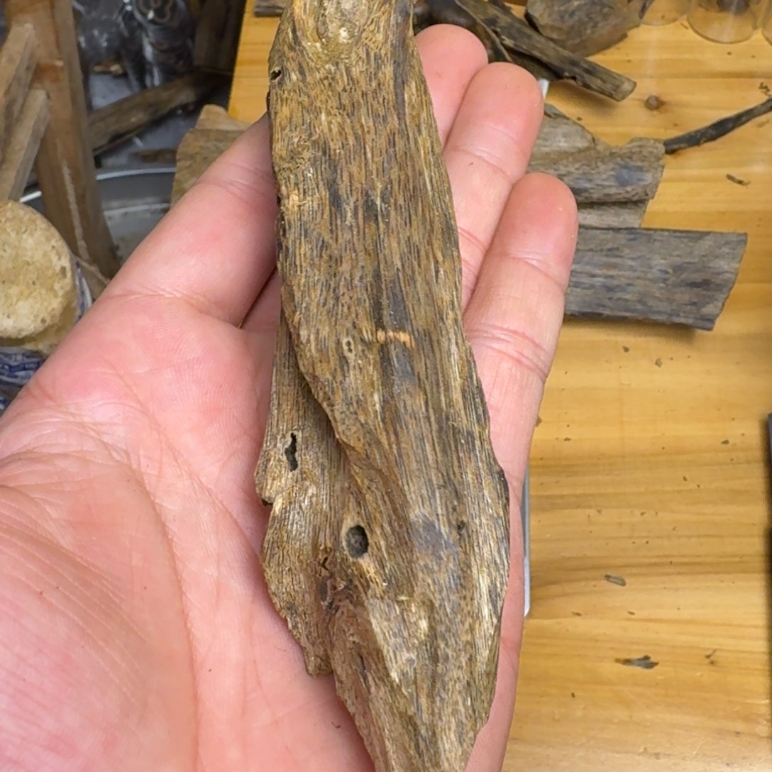 沉香手把件白棋品种块料37克