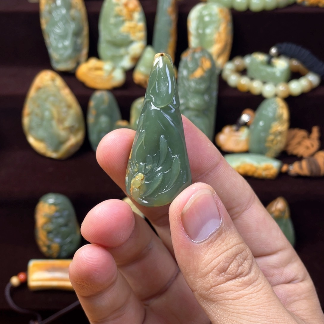 岫岩河磨玉（透闪石质玉）未镶嵌挂坠行***闲