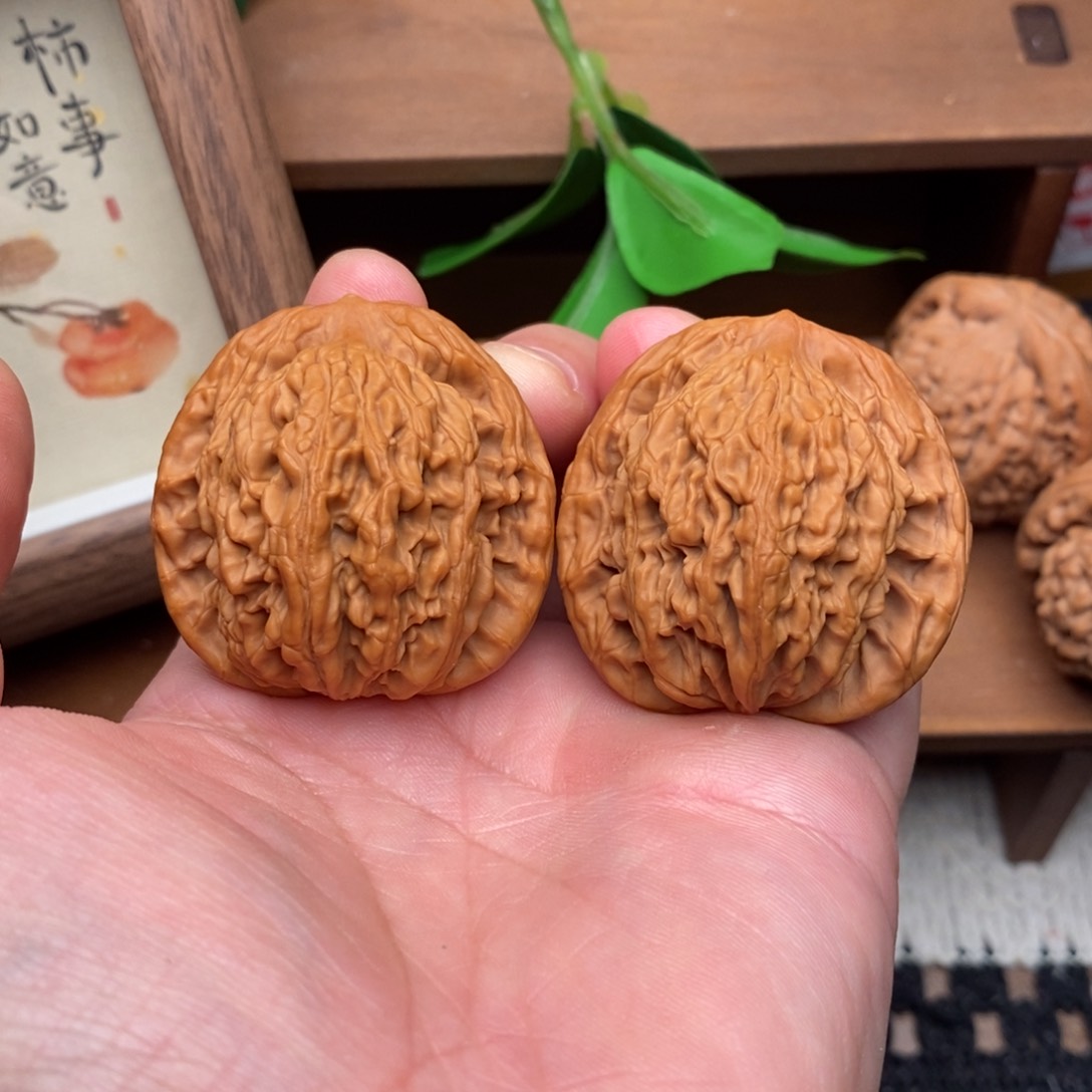 文玩核桃把件坐****萨虎头40