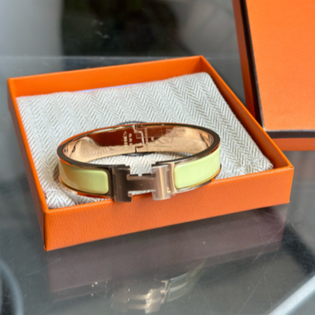 未使用 Hermes/爱马仕 Clic H珐琅手镯 小鸡黄PM