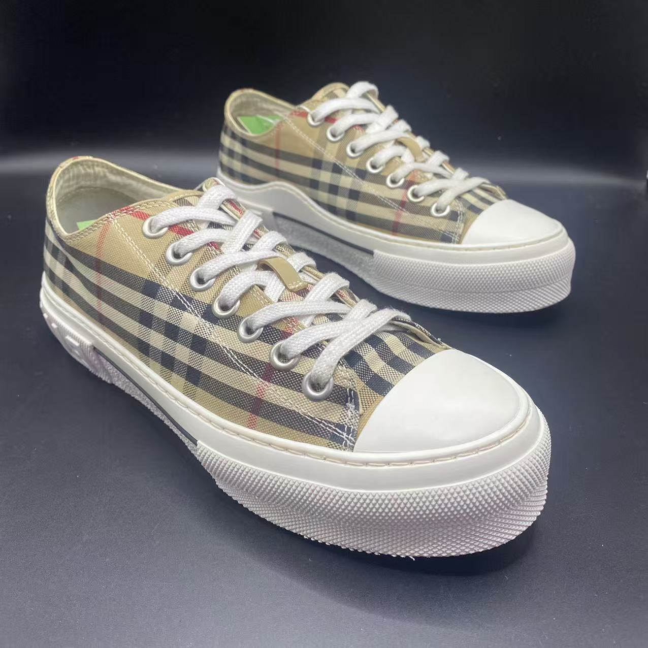 95新 BURBERRY/博柏利 【AO福利】41欧码 格纹板鞋uu237 