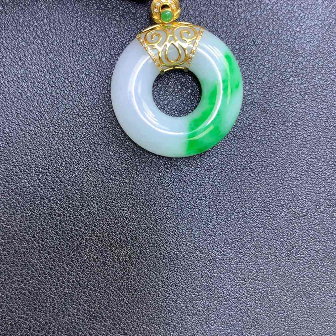【闪购商品】翡翠颈饰18K金镶嵌翡翠