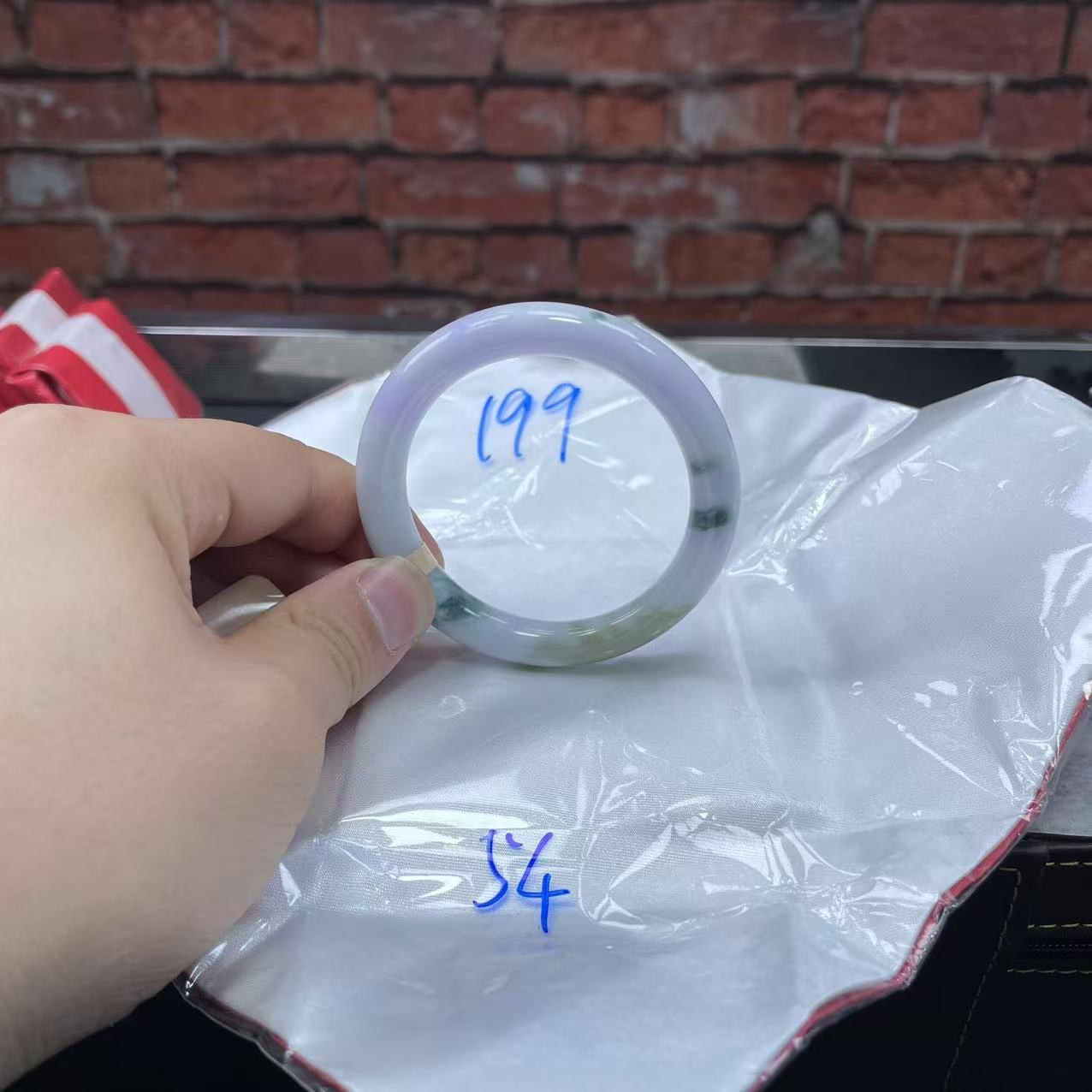 毛货手镯需精细抛光/199