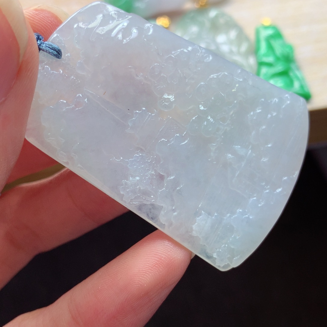 翡翠未镶嵌颈饰吊坠