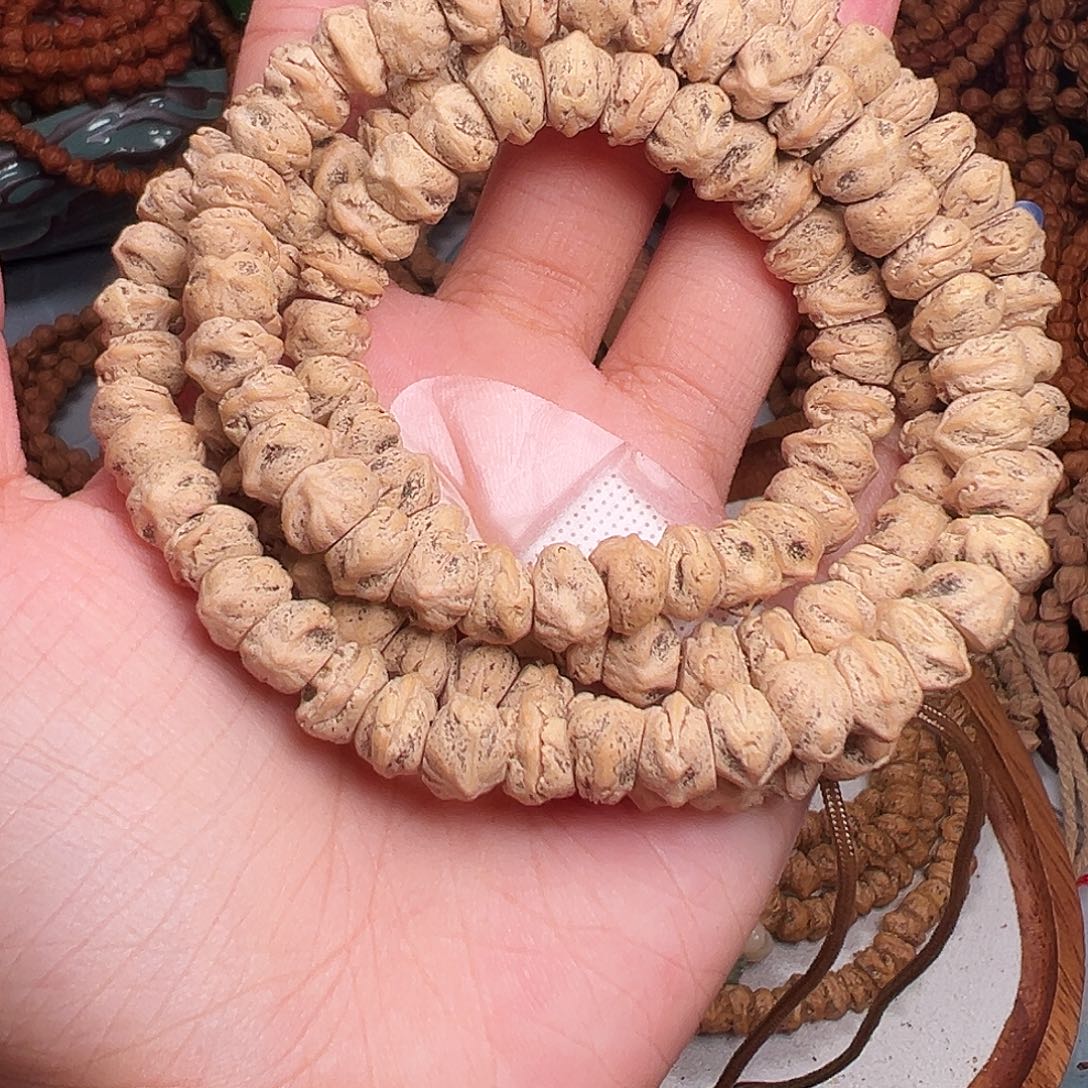 用***8吊坠柏香籽/百香籽