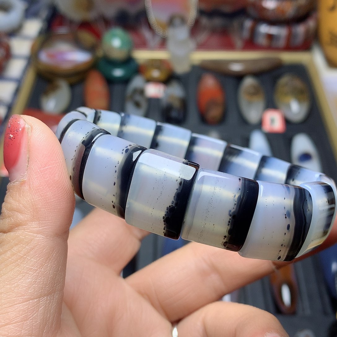 玛瑙/玉髓手串未镶嵌