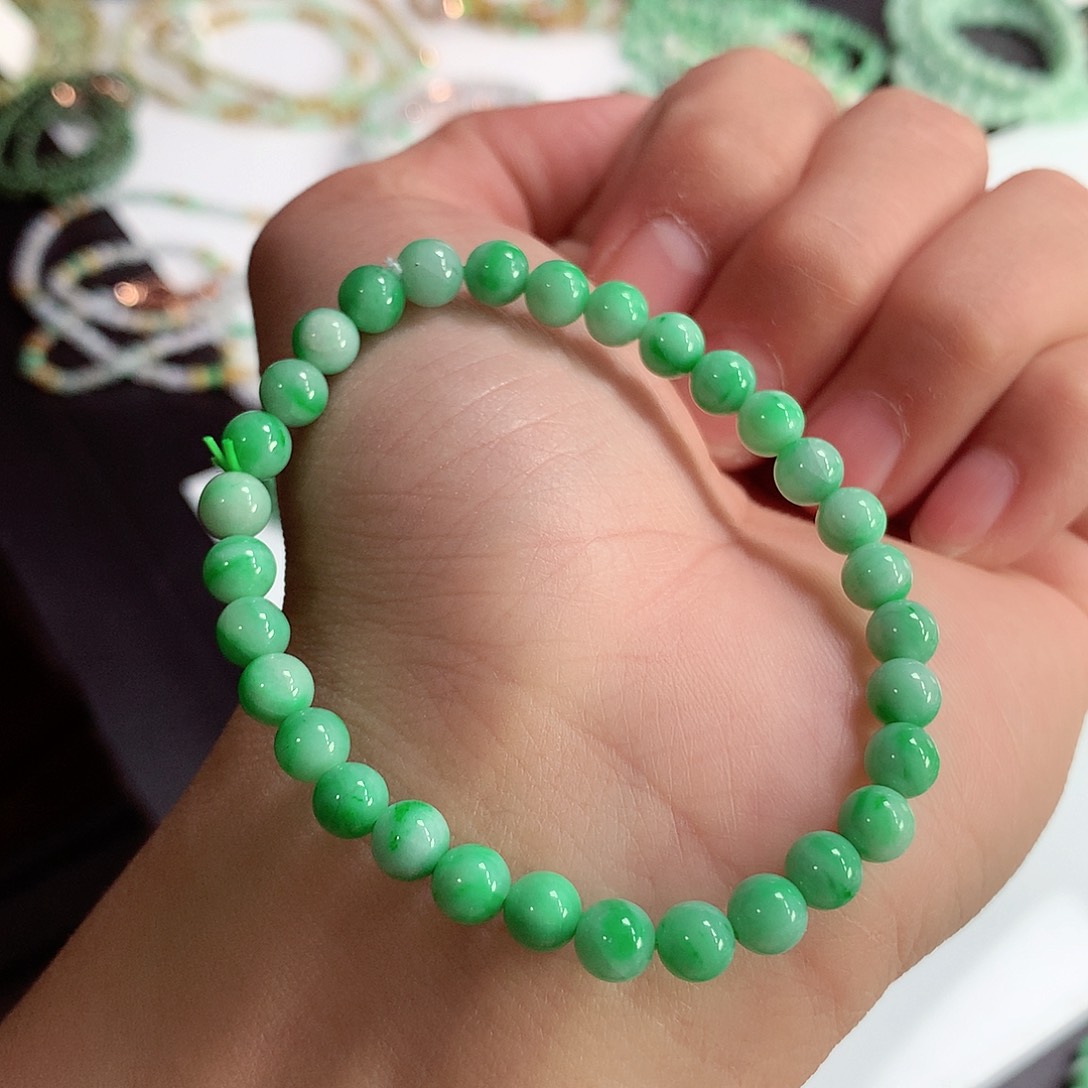 翡翠颈饰足铂镶嵌手串