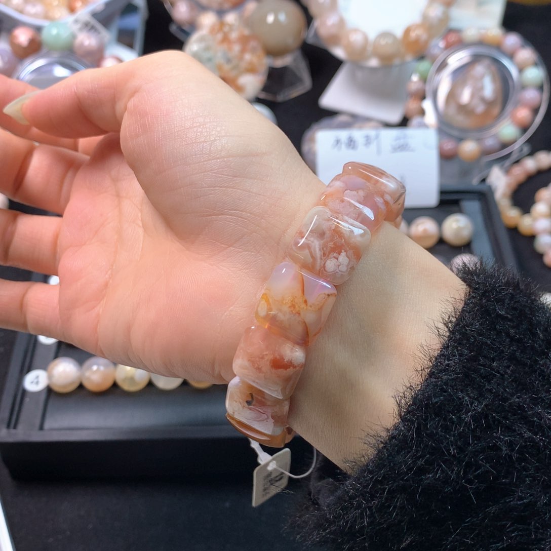 玛瑙/玉髓项圈未镶嵌龙纹红钩边