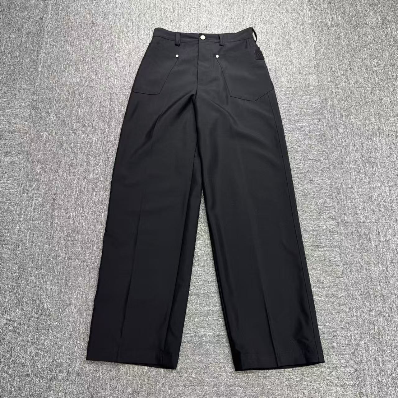 99新 LouisVuitton/路易威登 25新款珍珠扣羊毛休闲裤/44码/18961