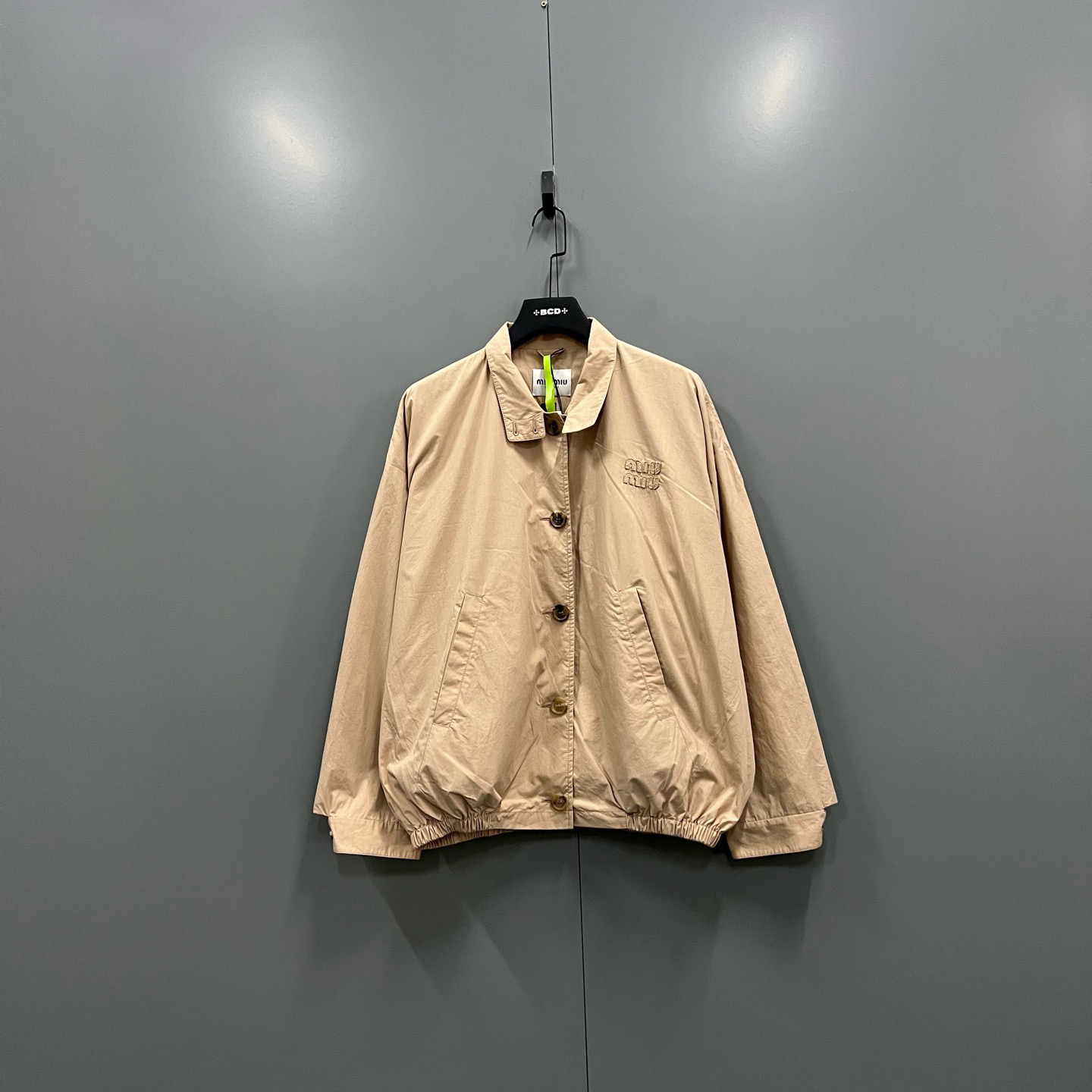 未使用 MIU MIU/缪缪 (ll) 刺绣logo翻领外套 38码611602