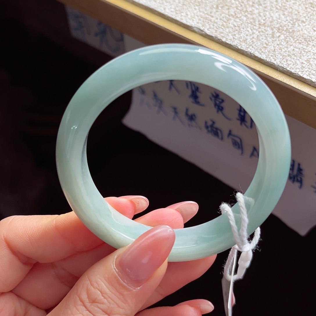 翡翠未镶嵌手镯手镯