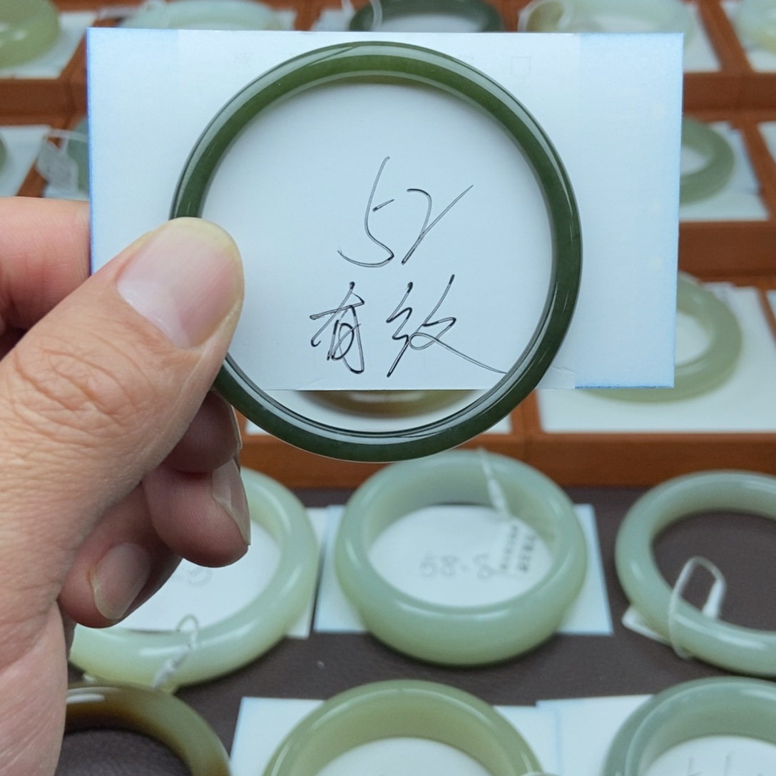 和田玉手镯未镶嵌想*