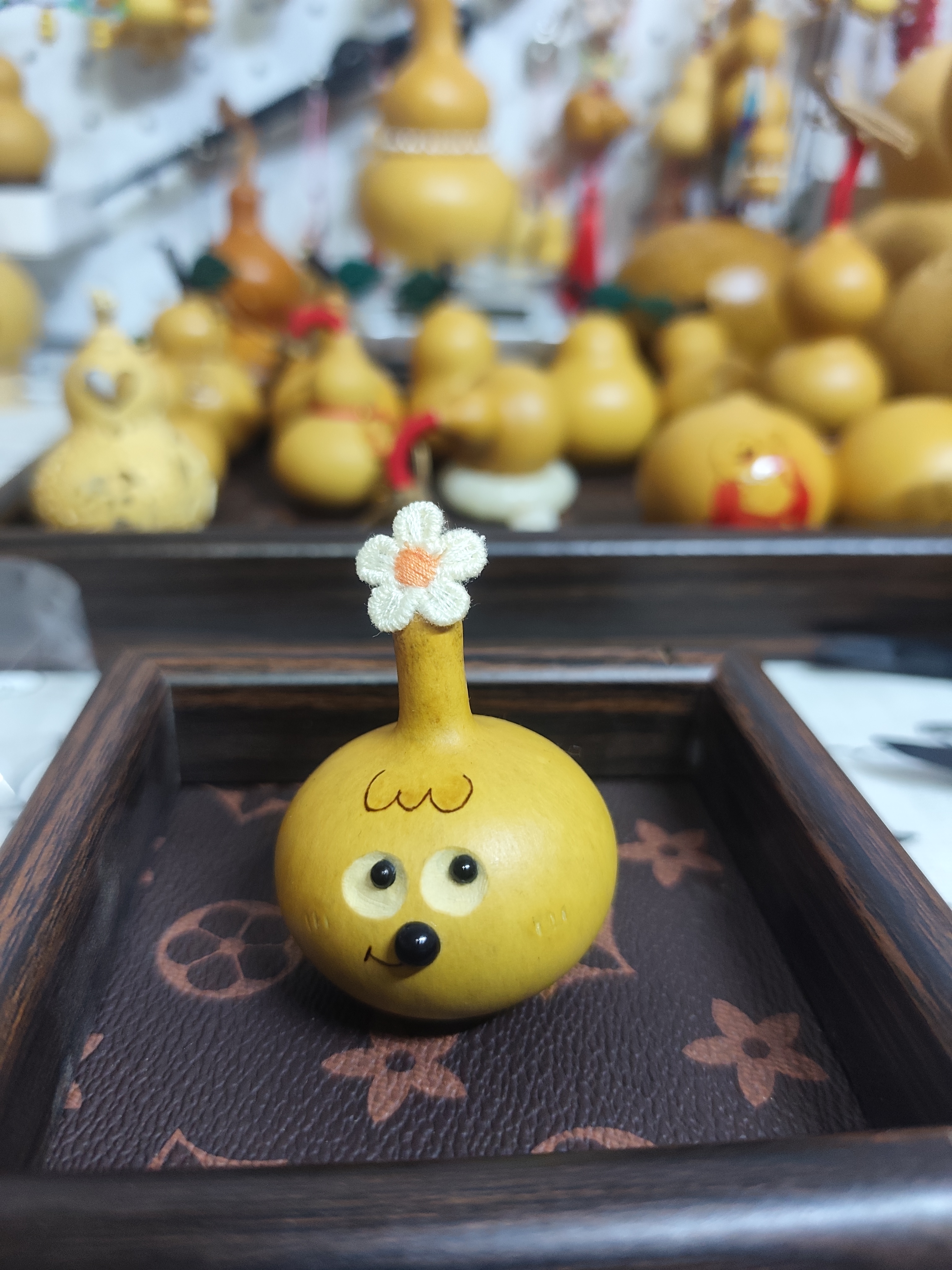 日系风格简洁萌小花表情葫芦