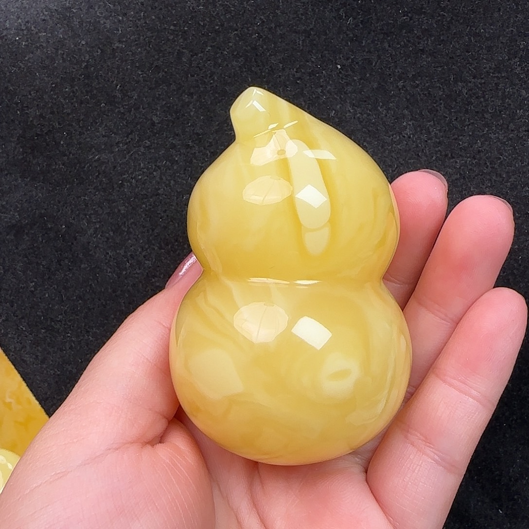 蜜蜡未镶嵌珠宝奇石