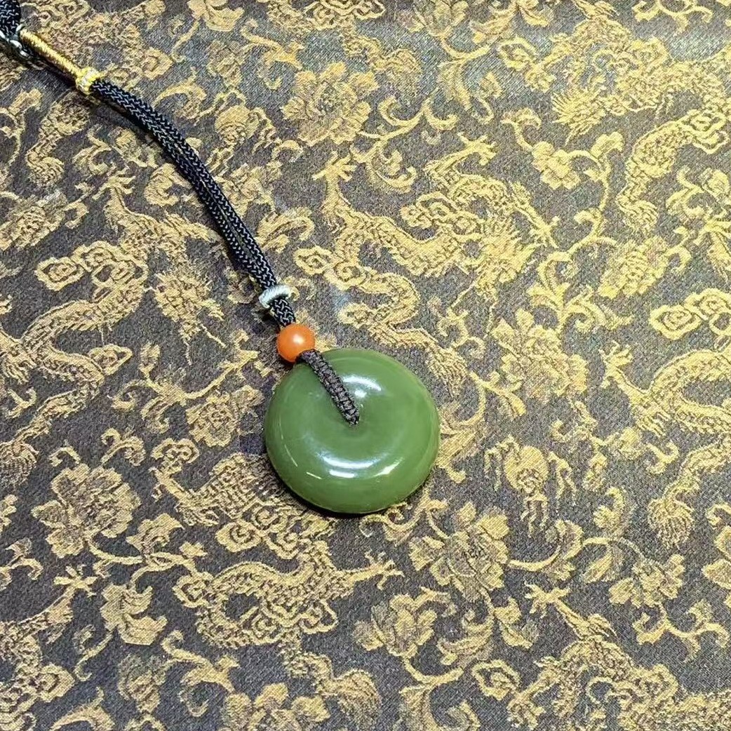 和田玉平安扣，简单漂亮！