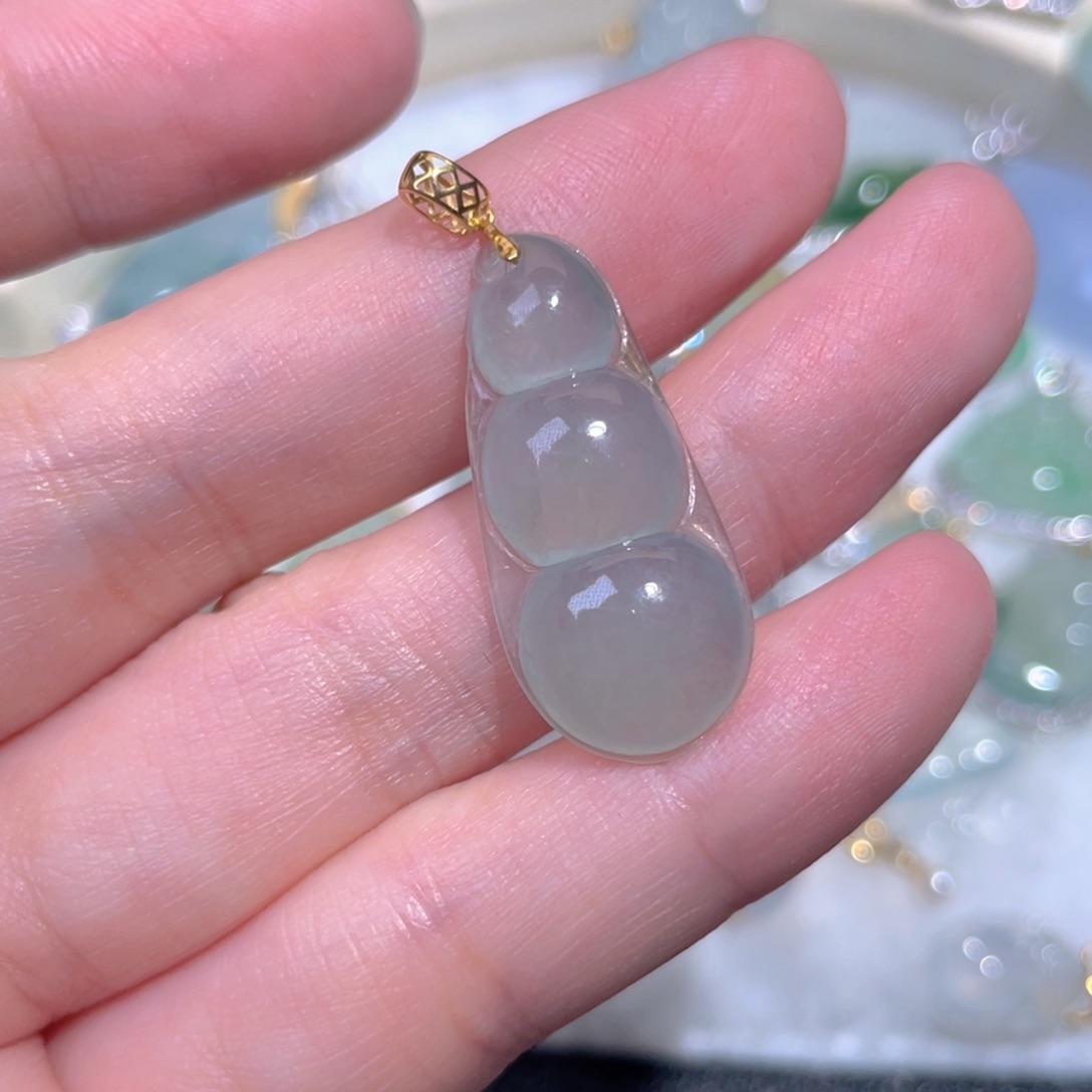 翡翠18K金镶嵌颈饰翡翠