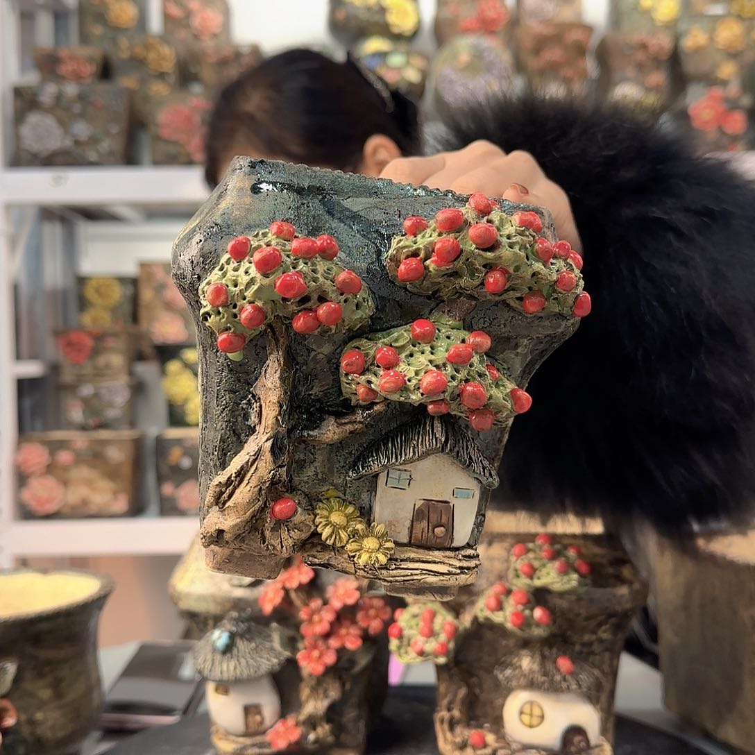 红陶逍**恨青默花器麦饭石花盆