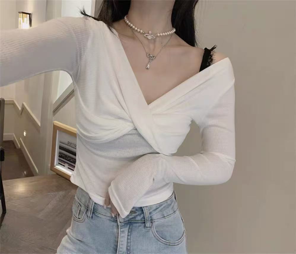 NN1359-时尚女装设计感针织衫性感不规则白色气质显瘦