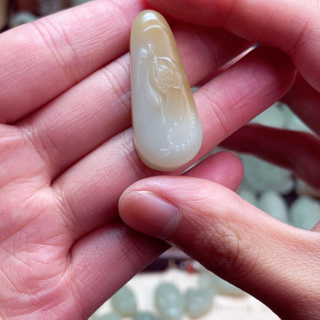 和田玉颈饰未镶嵌