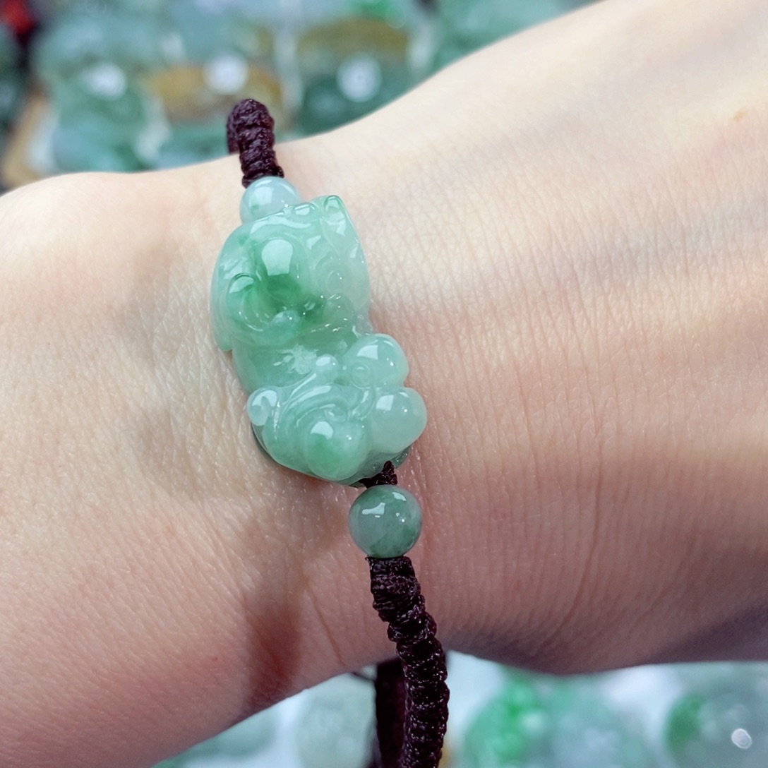 翡翠颈饰未镶嵌天然