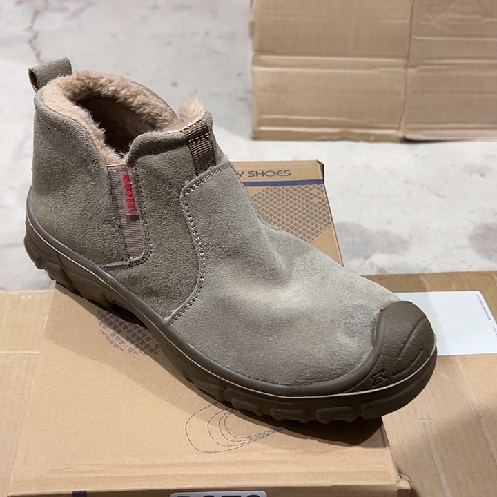 编码973号。棉42码防砸防刺劳保鞋。