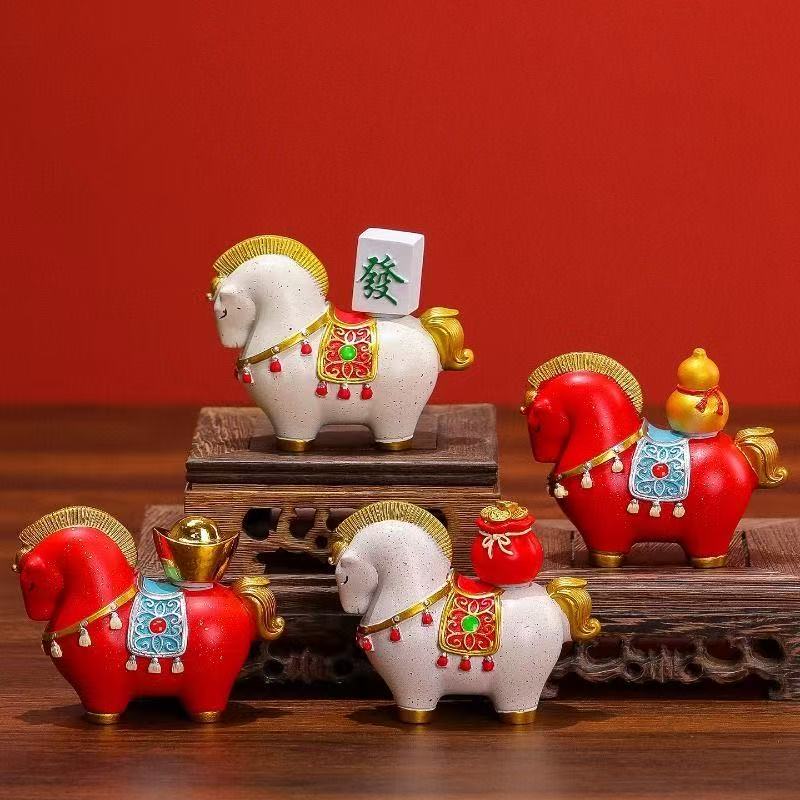 高档家用创意树脂摆件摆设中式工艺品如意元宝红色小马礼盒摆件