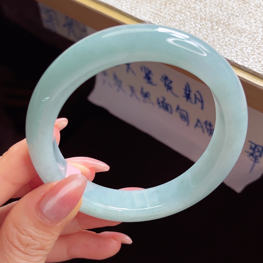 翡翠未镶嵌手镯手镯