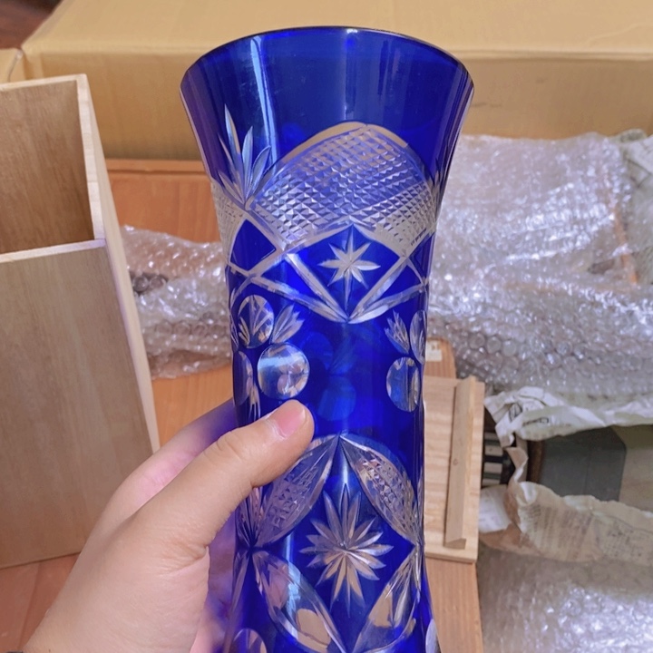 精美家用花瓶一客